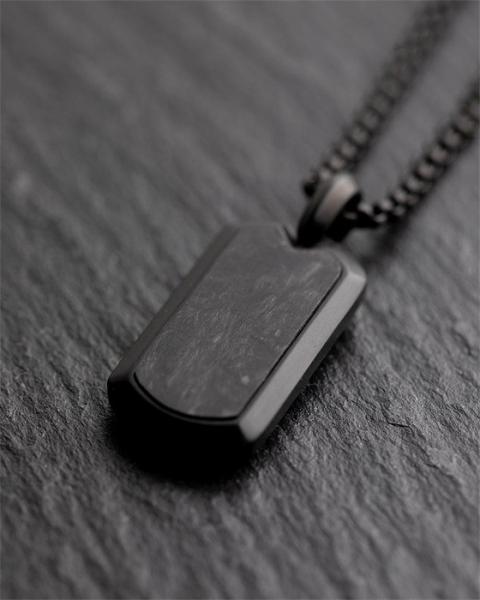 Volltitan-Halskette mit schwarzem Finish und Forged Carbon - Imperium Black Carbon